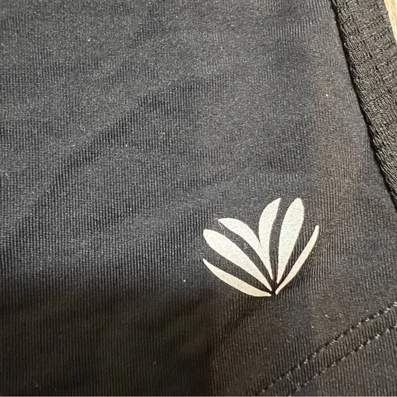 Women’s F21 Black Racer Back Workout Shirt Open Back Relax Fit Size XS - Picture 3 of 8